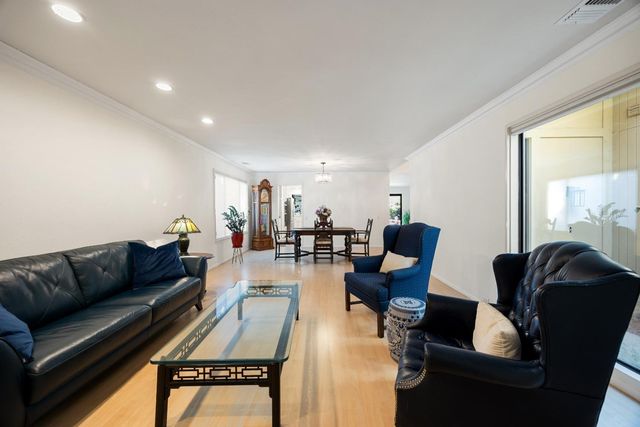 11305 Sutters Mill Cir, Gold River, CA 95670