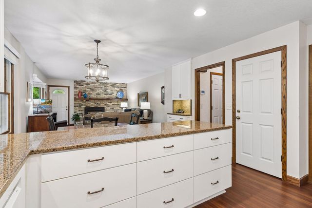 360 Quail Road, Dellwood, MN 55110