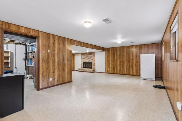 360 Quail Road, Dellwood, MN 55110