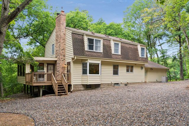 360 Quail Road, Dellwood, MN 55110