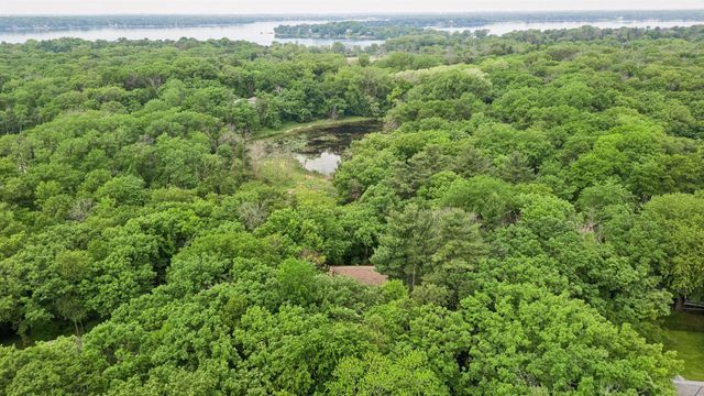 360 Quail Road, Dellwood, MN 55110