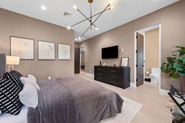2424 NE 27th Avenue, Fort Lauderdale, FL 33305