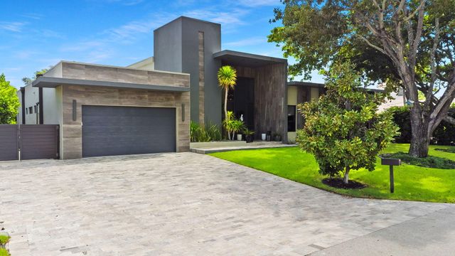 2424 NE 27th Avenue, Fort Lauderdale, FL 33305