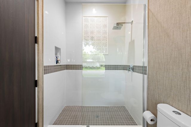 2424 NE 27th Avenue, Fort Lauderdale, FL 33305