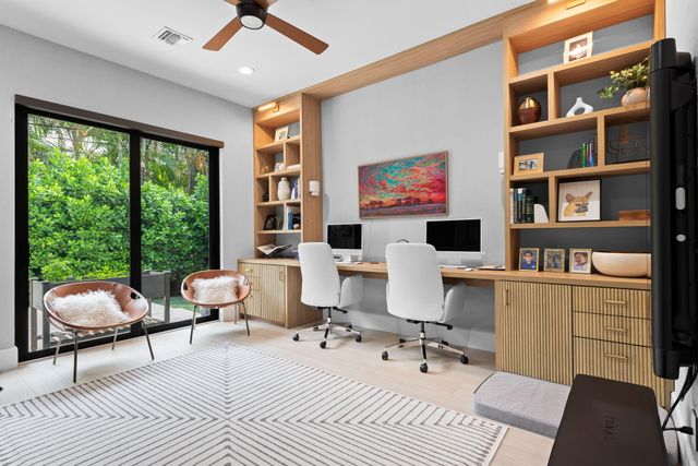 2424 NE 27th Avenue, Fort Lauderdale, FL 33305