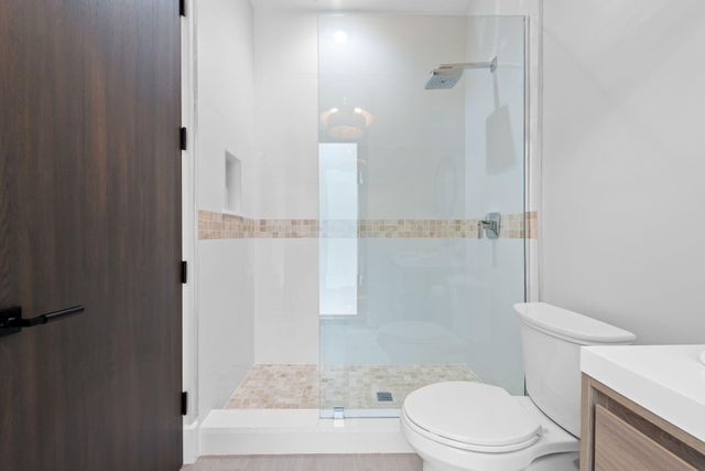 2424 NE 27th Avenue, Fort Lauderdale, FL 33305