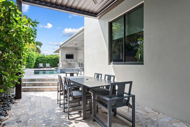 2424 NE 27th Avenue, Fort Lauderdale, FL 33305