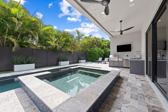 2424 NE 27th Avenue, Fort Lauderdale, FL 33305