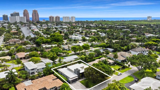 2424 NE 27th Avenue, Fort Lauderdale, FL 33305