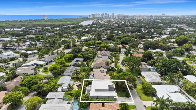 2424 NE 27th Avenue, Fort Lauderdale, FL 33305