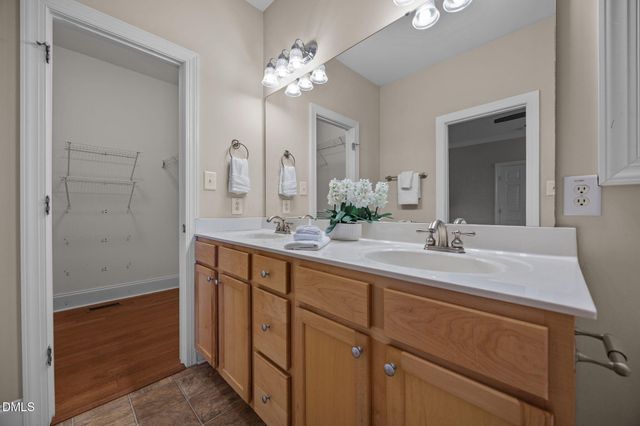 1608 Old Sexton Place, Fuquay Varina, NC 27526