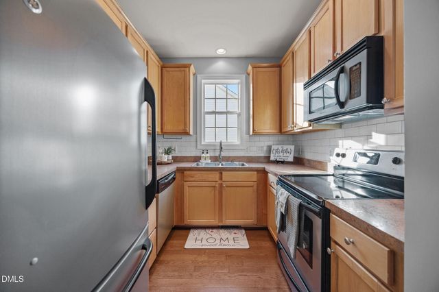 1608 Old Sexton Place, Fuquay Varina, NC 27526