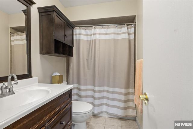 21 Baron Road, West Milford, NJ 07480
