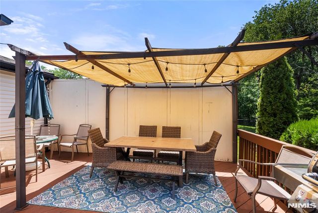 21 Baron Road, West Milford, NJ 07480