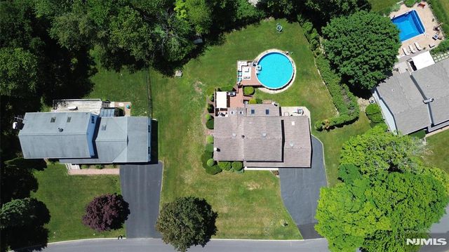 21 Baron Road, West Milford, NJ 07480