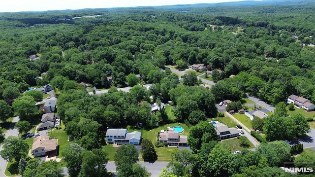 21 Baron Road, West Milford, NJ 07480