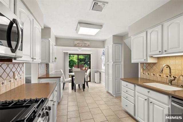 21 Baron Road, West Milford, NJ 07480