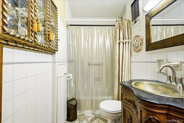 61-55 98th Street 17A, Rego Park, NY 11374