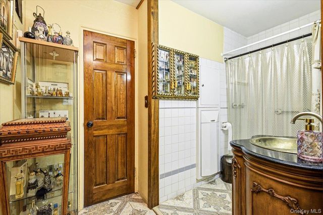 61-55 98th Street 17A, Rego Park, NY 11374