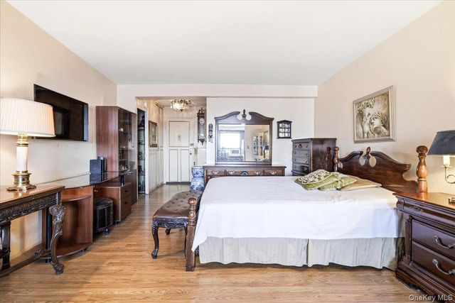 61-55 98th Street 17A, Rego Park, NY 11374