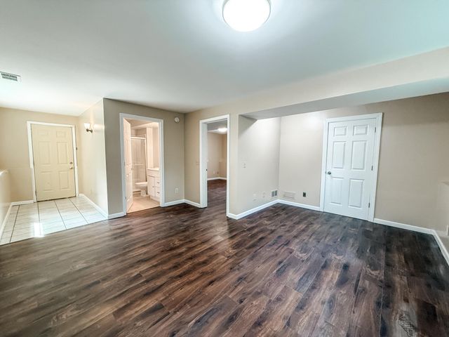 145 Jessamine Avenue E, Saint Paul, MN 55117