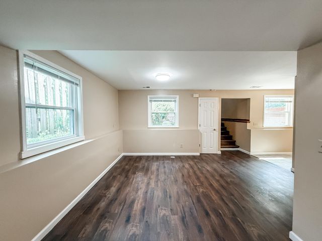145 Jessamine Avenue E, Saint Paul, MN 55117