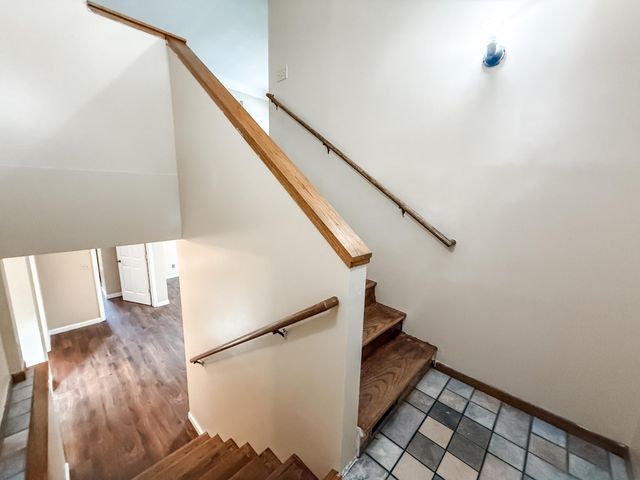 145 Jessamine Avenue E, Saint Paul, MN 55117