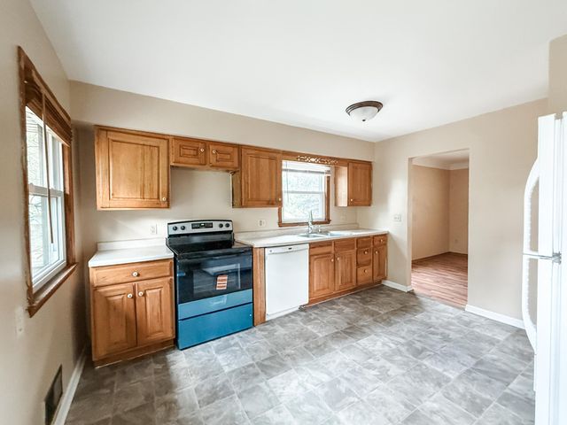 145 Jessamine Avenue E, Saint Paul, MN 55117