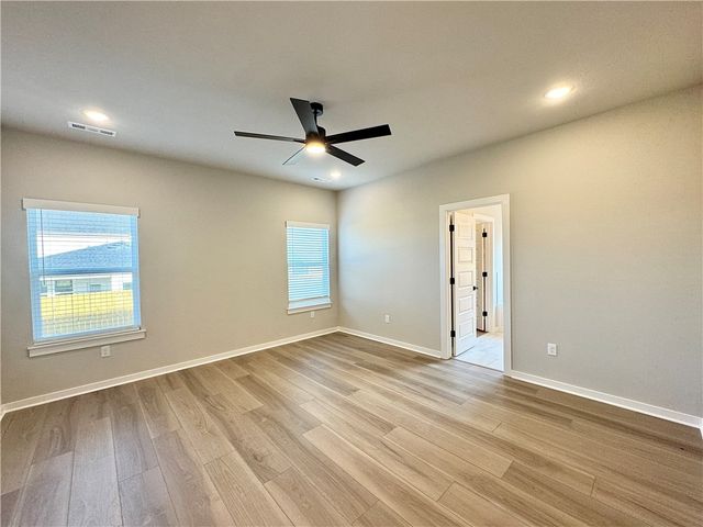 6002 SW Chiefs Avenue, Bentonville, AR 72713