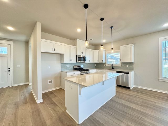 6002 SW Chiefs Avenue, Bentonville, AR 72713