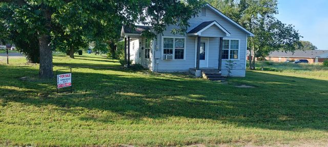 400 S College Street, Itasca, TX 76055