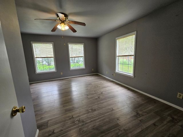 400 S College Street, Itasca, TX 76055