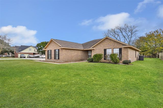 12110 E River Run Drive, Baytown, TX 77523