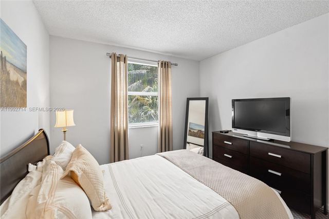 17100 N Bay Rd 1301, Sunny Isles Beach, FL 33160