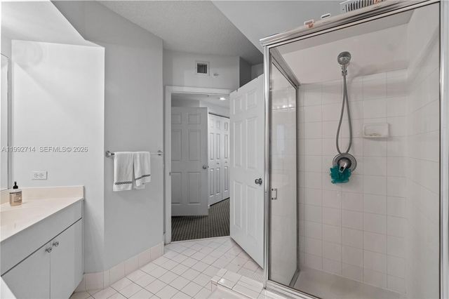 17100 N Bay Rd 1301, Sunny Isles Beach, FL 33160