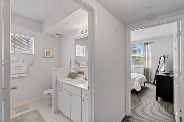 17100 N Bay Rd 1301, Sunny Isles Beach, FL 33160