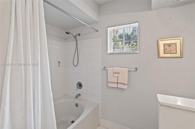 17100 N Bay Rd 1301, Sunny Isles Beach, FL 33160