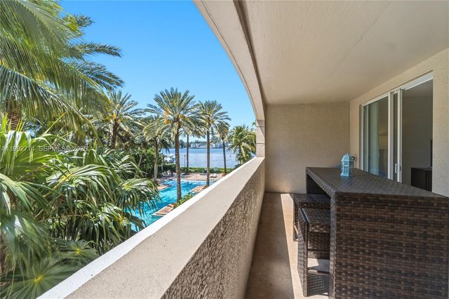 17100 N Bay Rd 1301, Sunny Isles Beach, FL 33160