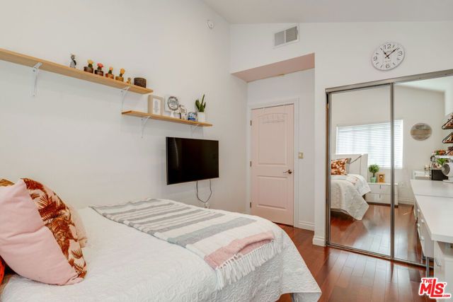 1245 S Muirfield Road, Los Angeles, CA 90019