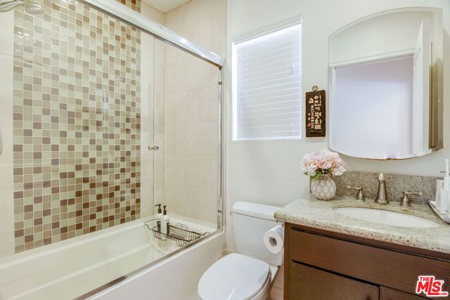 1245 S Muirfield Road, Los Angeles, CA 90019