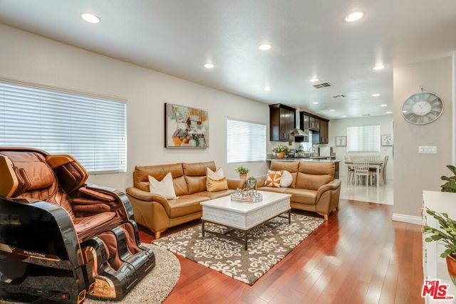 1245 S Muirfield Road, Los Angeles, CA 90019
