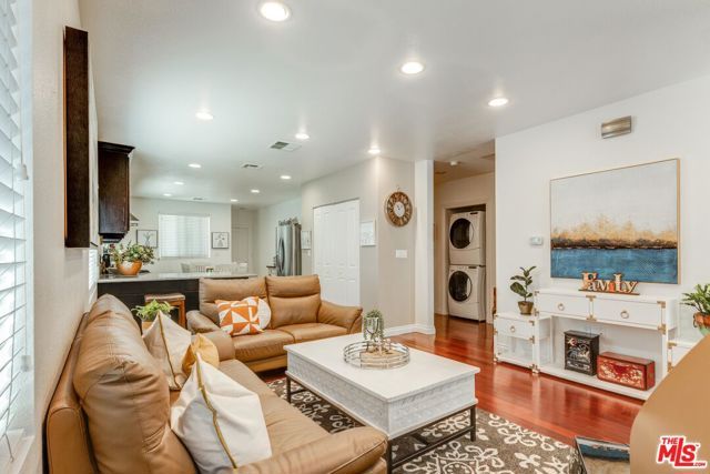 1245 S Muirfield Road, Los Angeles, CA 90019