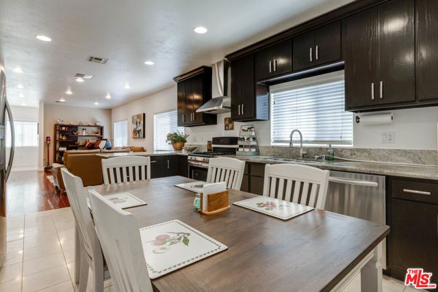 1245 S Muirfield Road, Los Angeles, CA 90019