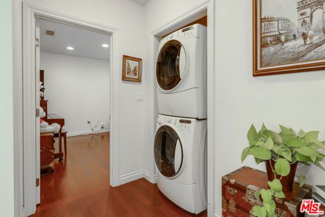 1245 S Muirfield Road, Los Angeles, CA 90019