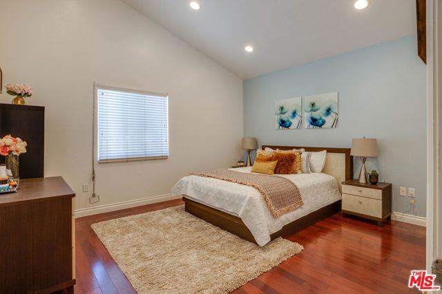 1245 S Muirfield Road, Los Angeles, CA 90019