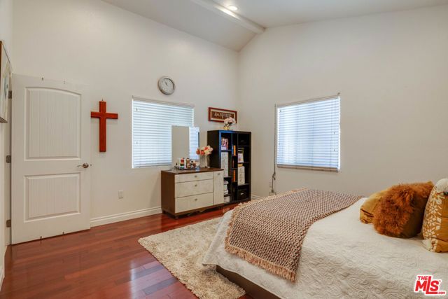 1245 S Muirfield Road, Los Angeles, CA 90019