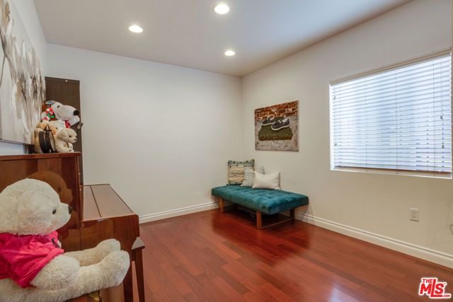 1245 S Muirfield Road, Los Angeles, CA 90019