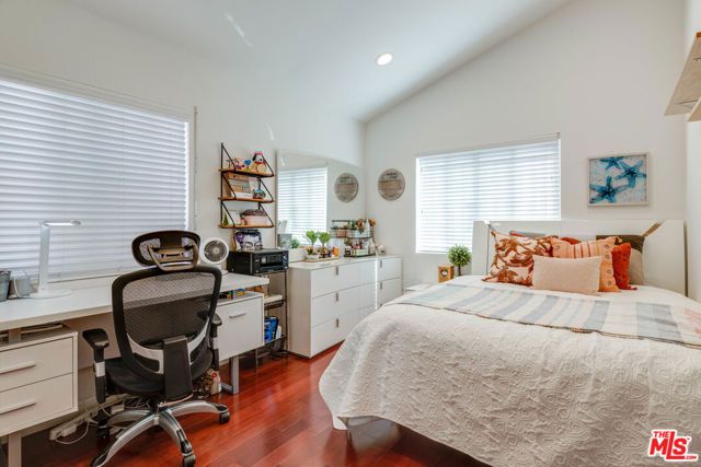 1245 S Muirfield Road, Los Angeles, CA 90019