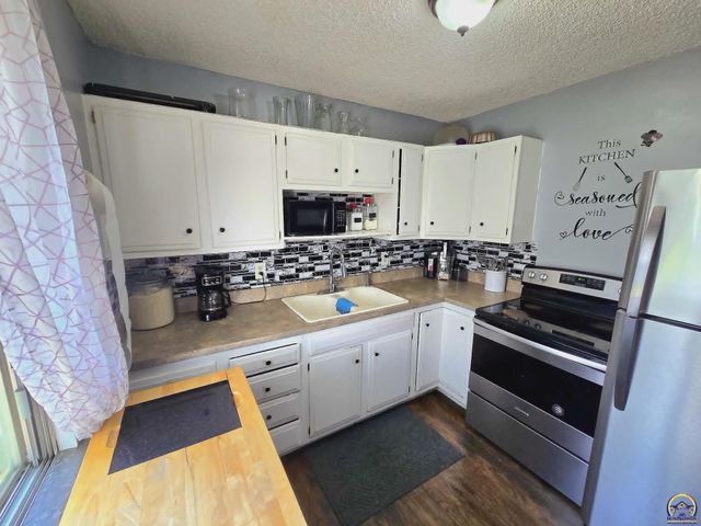 3112 SE Michigan AVE, Topeka, KS 66605