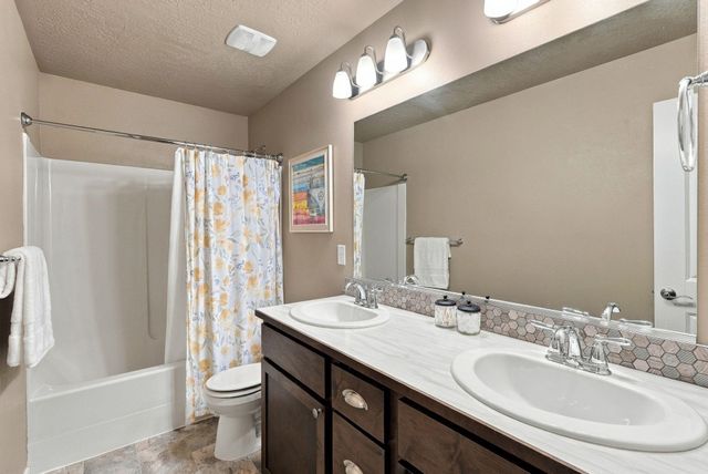 4814 N Emerald Ln, Spokane, WA 99212